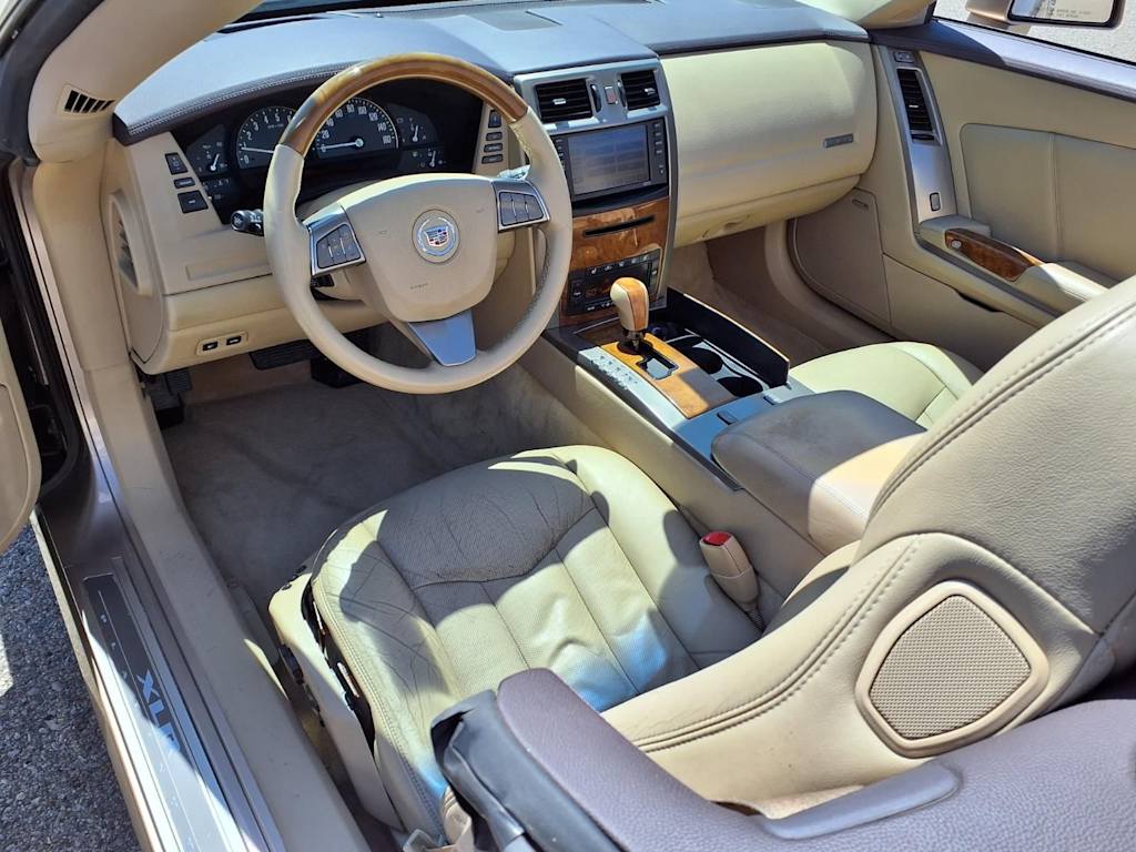 Thumbnail: 2008 Cadillac XLR - 9