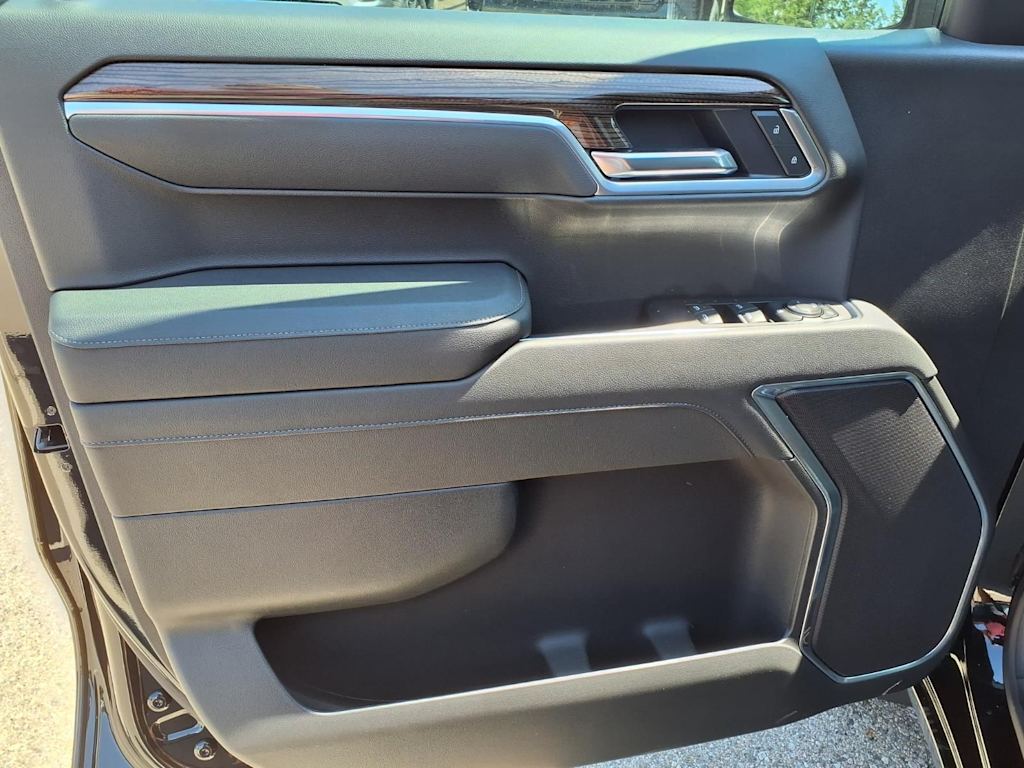 Thumbnail: 2026 Chevrolet Silverado 1500 - 13