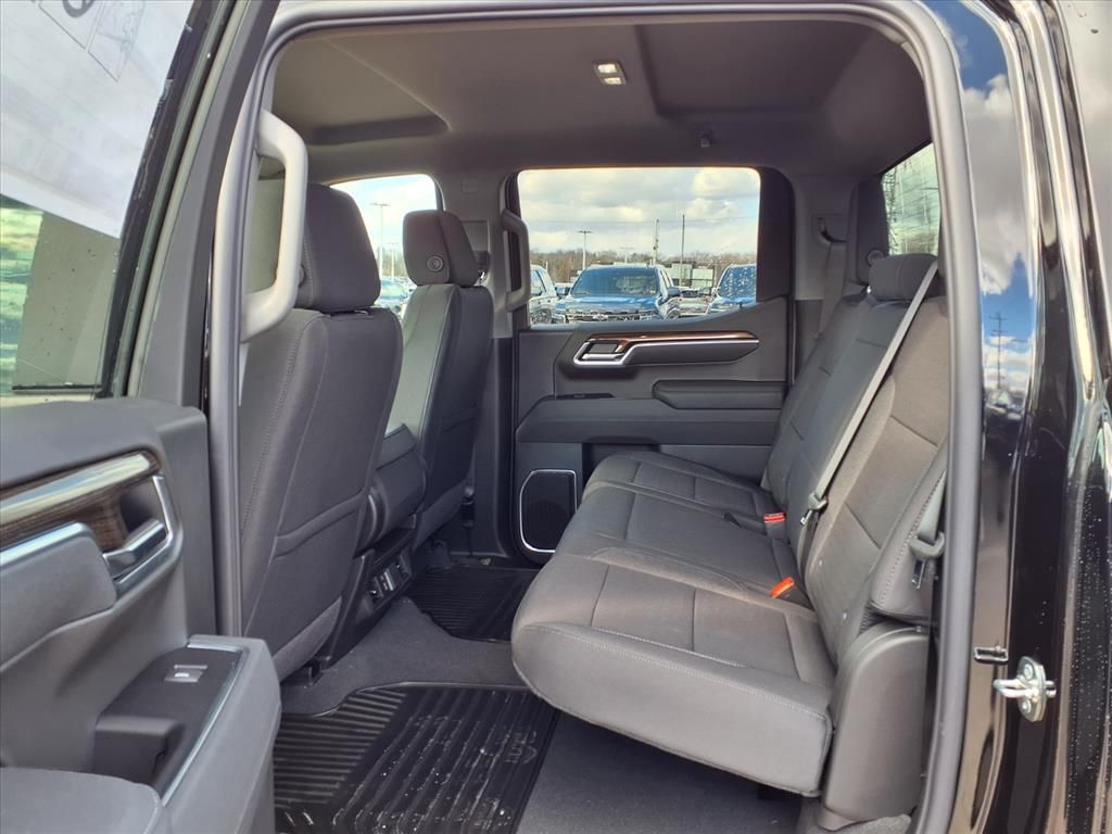 Thumbnail: 2026 Chevrolet Silverado 1500 - 8