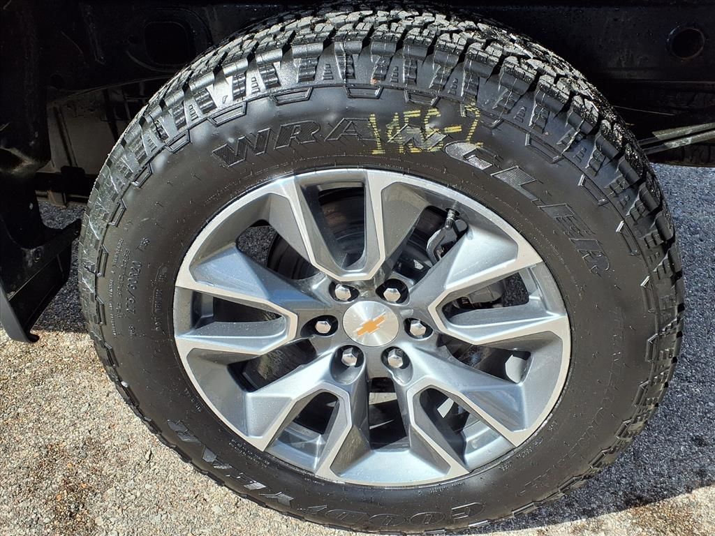 Thumbnail: 2026 Chevrolet Silverado 1500 - 6