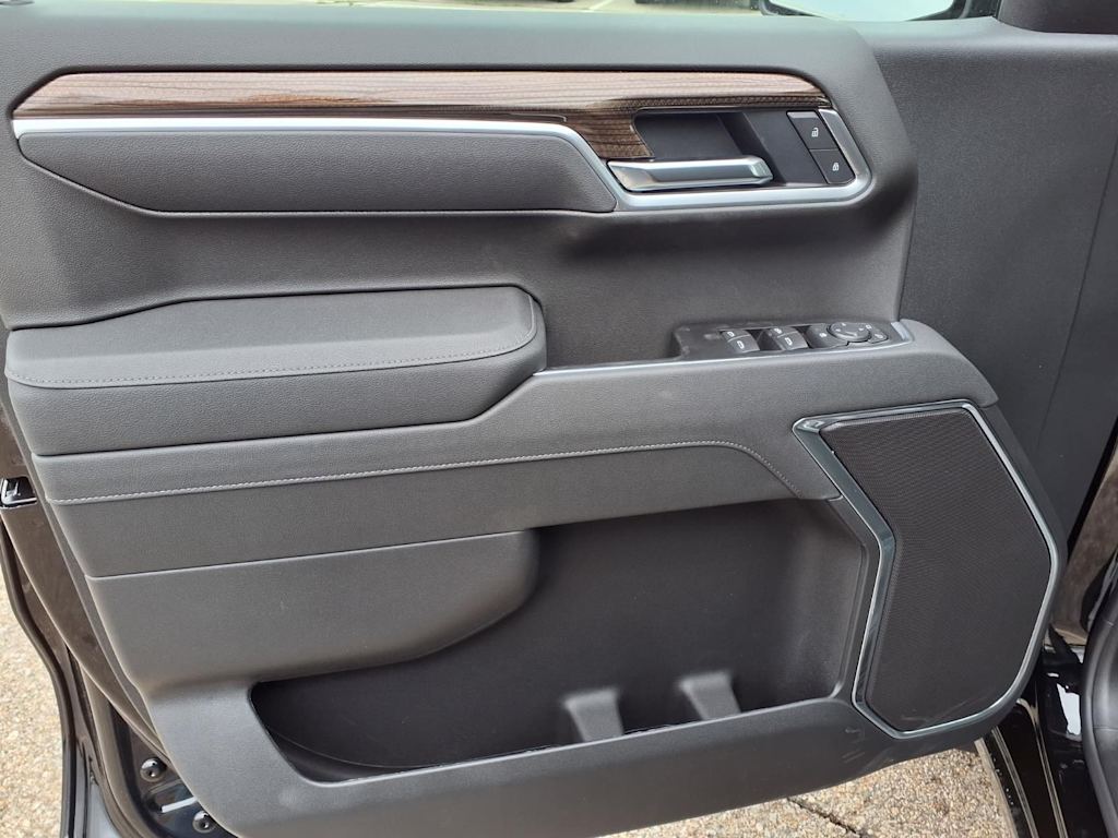 Thumbnail: 2026 Chevrolet Silverado 1500 - 15