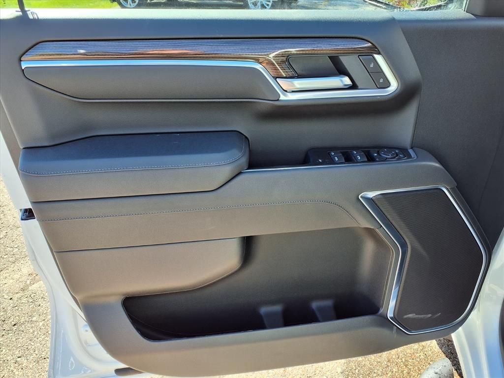 Thumbnail: 2026 Chevrolet Silverado 1500 - 14