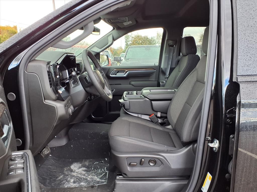 Thumbnail: 2026 Chevrolet Silverado 1500 - 9