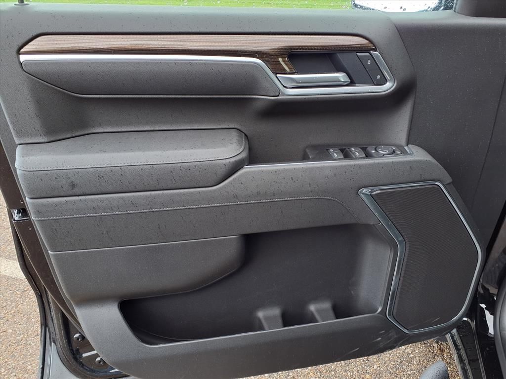 Thumbnail: 2026 Chevrolet Silverado 1500 - 16