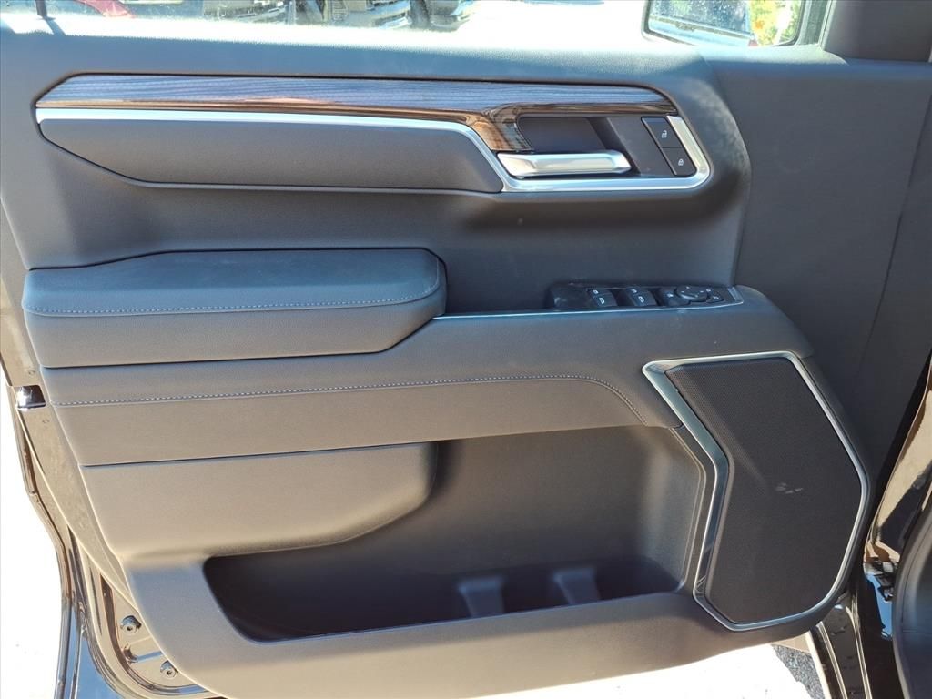 Thumbnail: 2026 Chevrolet Silverado 1500 - 13