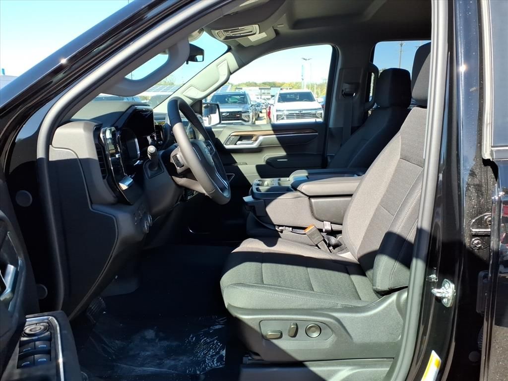 Thumbnail: 2026 Chevrolet Silverado 1500 - 8