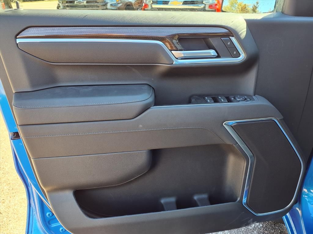 Thumbnail: 2026 Chevrolet Silverado 1500 - 16