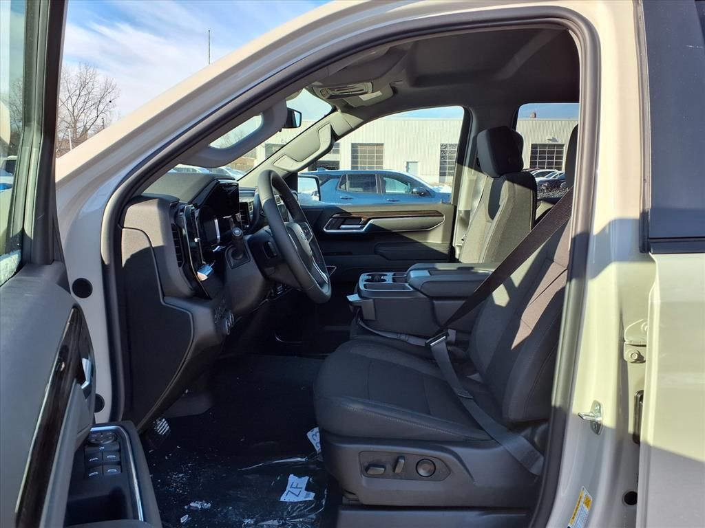 Thumbnail: 2026 Chevrolet Silverado 1500 - 8