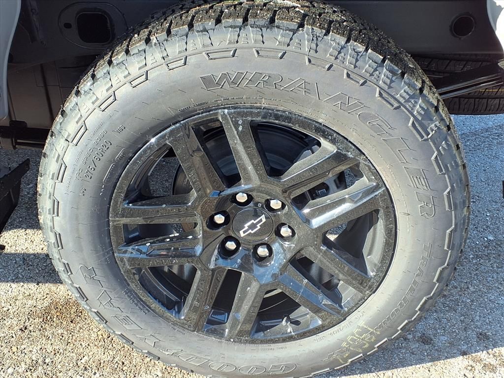 Thumbnail: 2026 Chevrolet Silverado 1500 - 6