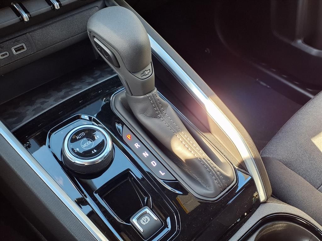 Thumbnail: 2026 Chevrolet Colorado - 10