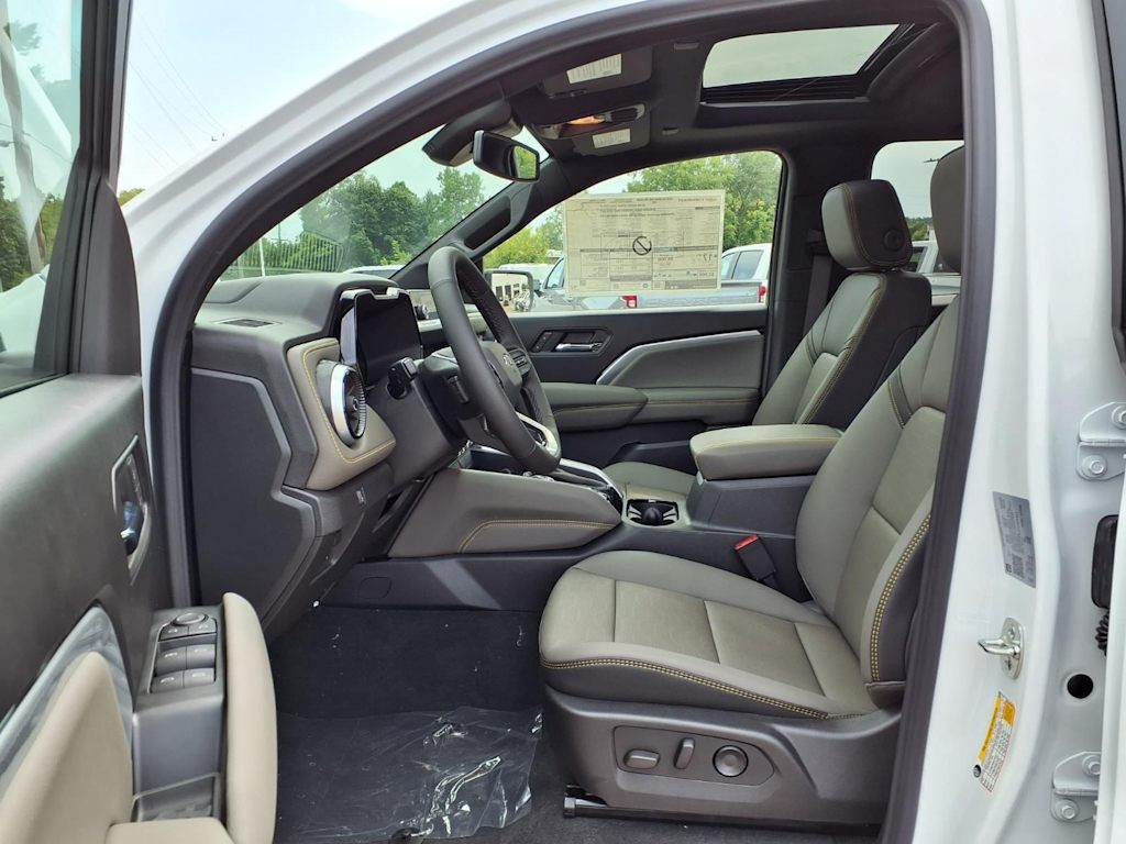 Thumbnail: 2026 Chevrolet Colorado - 8