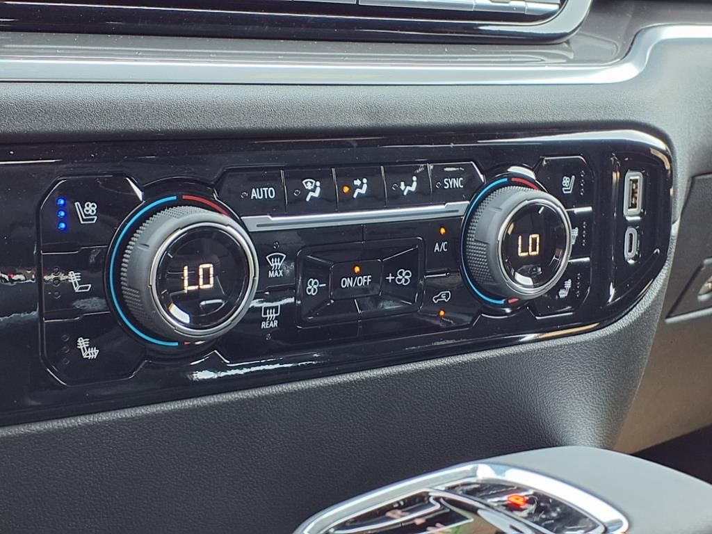 Thumbnail: 2026 Chevrolet Silverado 1500 - 21