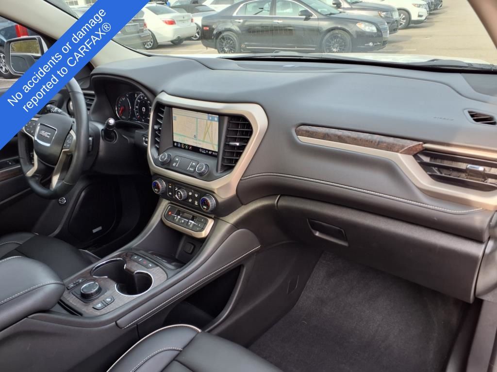 2023 GMC Acadia Denali 10