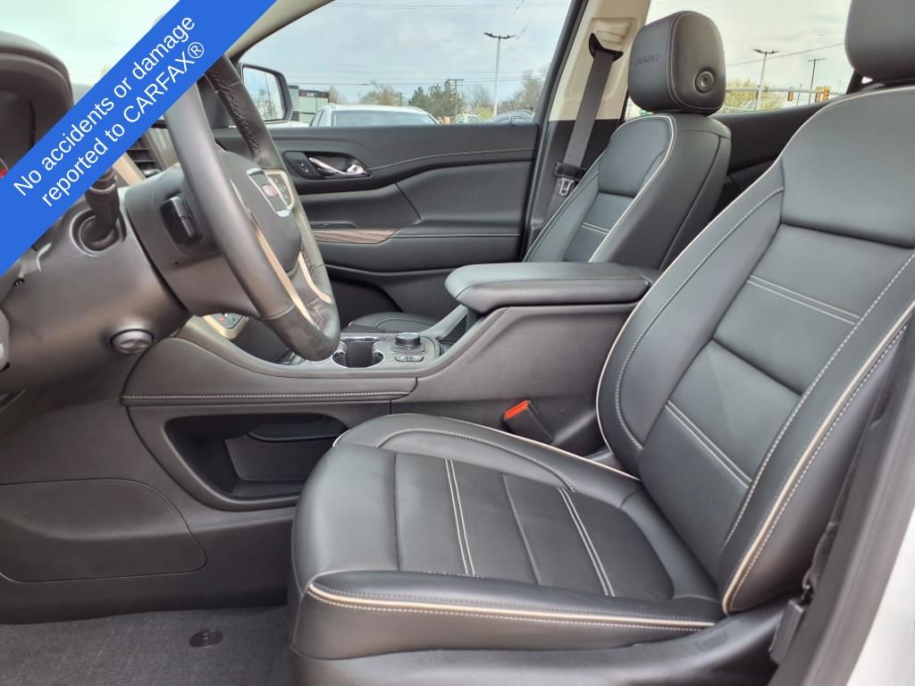 2023 GMC Acadia Denali 8