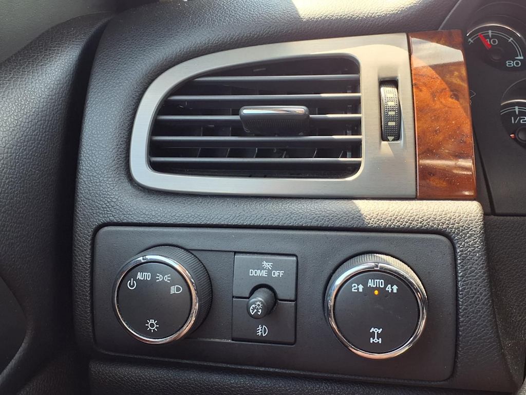 Thumbnail: 2012 GMC Yukon - 25