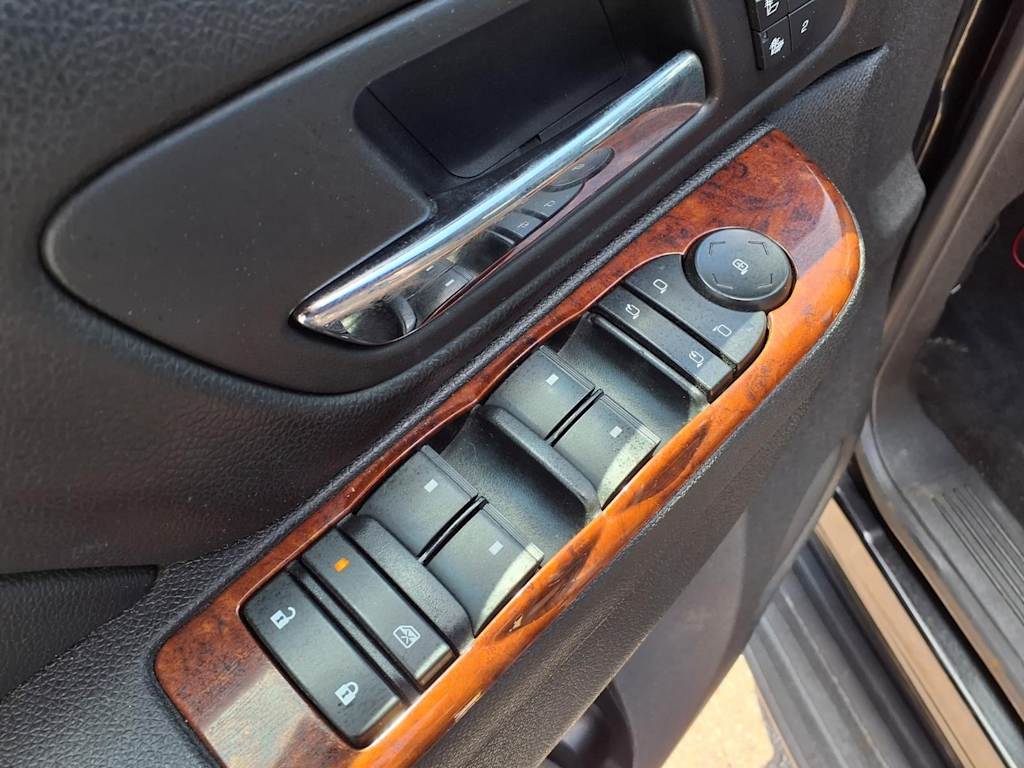 Thumbnail: 2012 GMC Yukon - 19