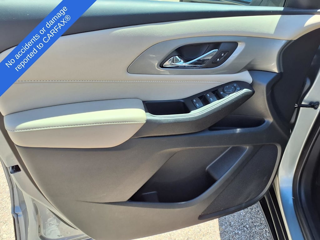 Thumbnail: 2023 Chevrolet Traverse - 17