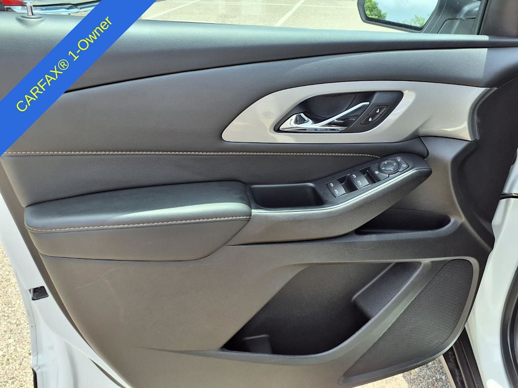 Thumbnail: 2021 Chevrolet Traverse - 20