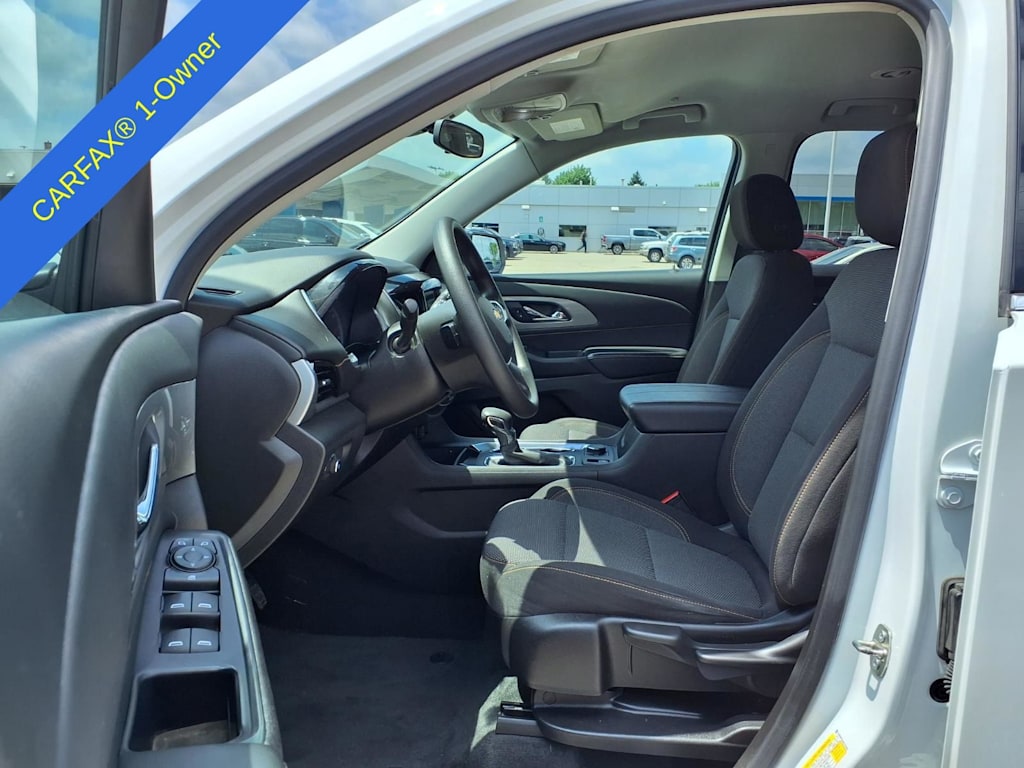 Thumbnail: 2021 Chevrolet Traverse - 10