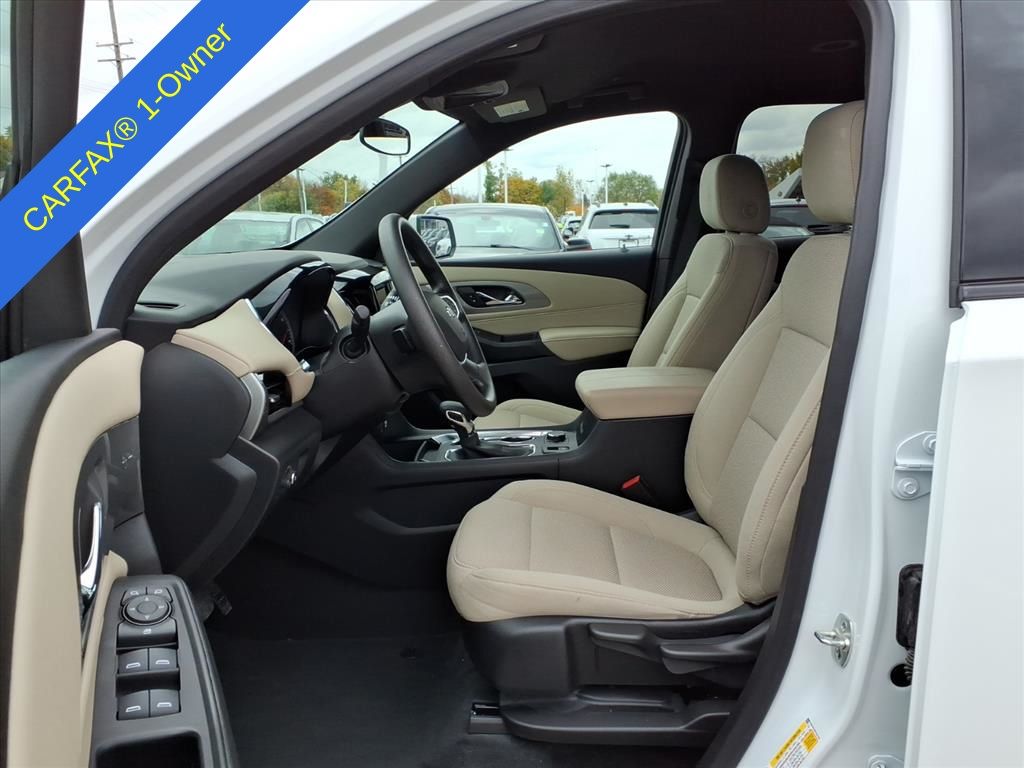 Thumbnail: 2023 Chevrolet Traverse - 10