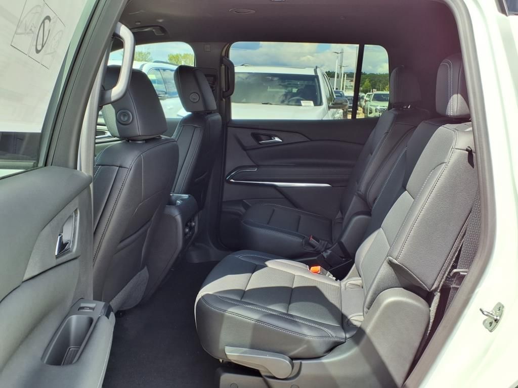 Thumbnail: 2026 Chevrolet Traverse - 10