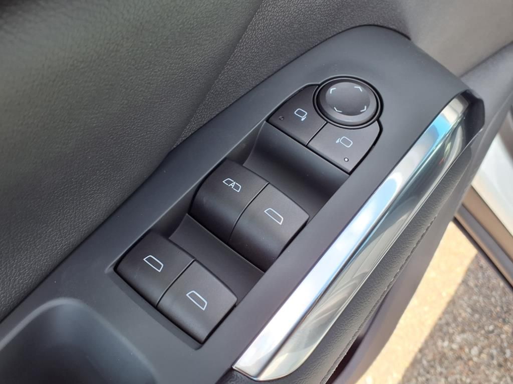 Thumbnail: 2026 Chevrolet Traverse - 16