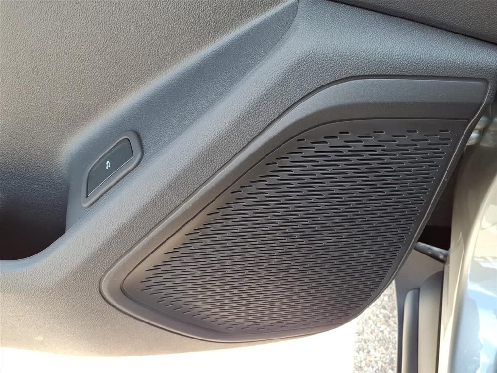 Thumbnail: 2026 Chevrolet Traverse - 16