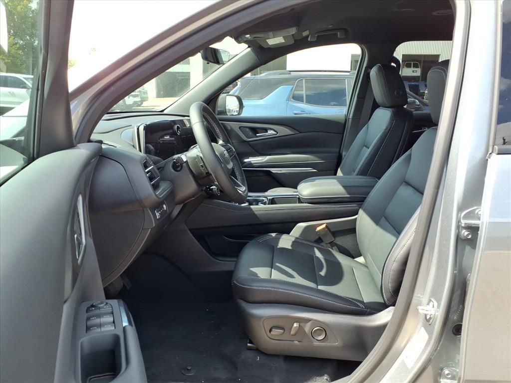 Thumbnail: 2026 Chevrolet Traverse - 8