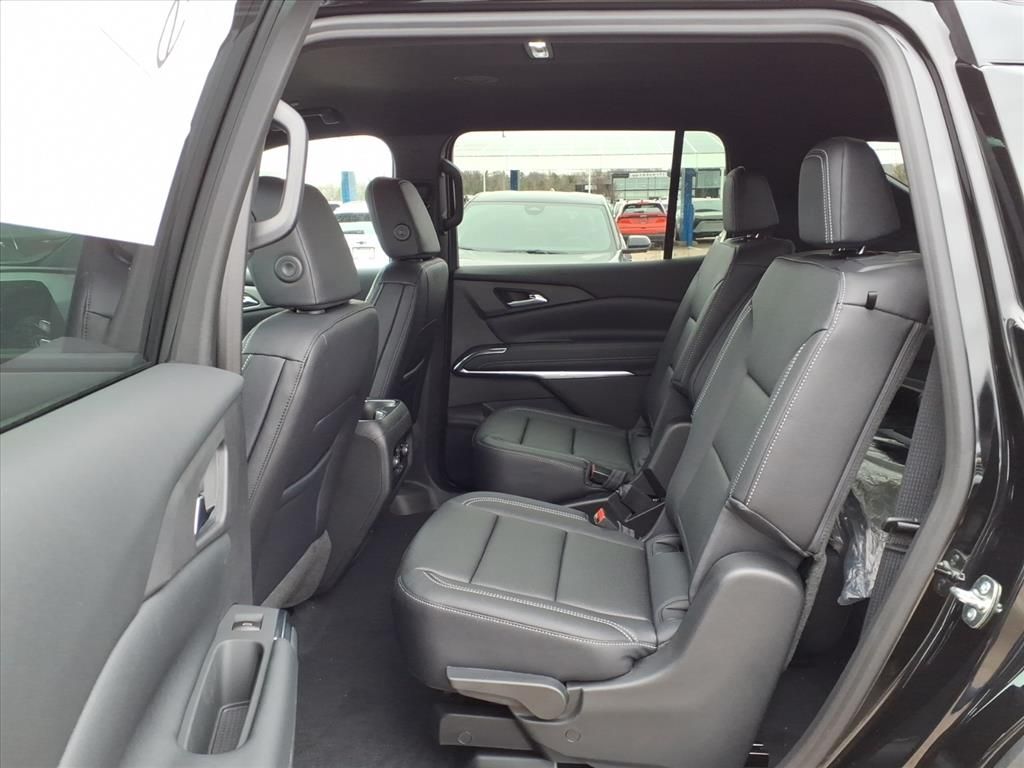 Thumbnail: 2026 Chevrolet Traverse - 10