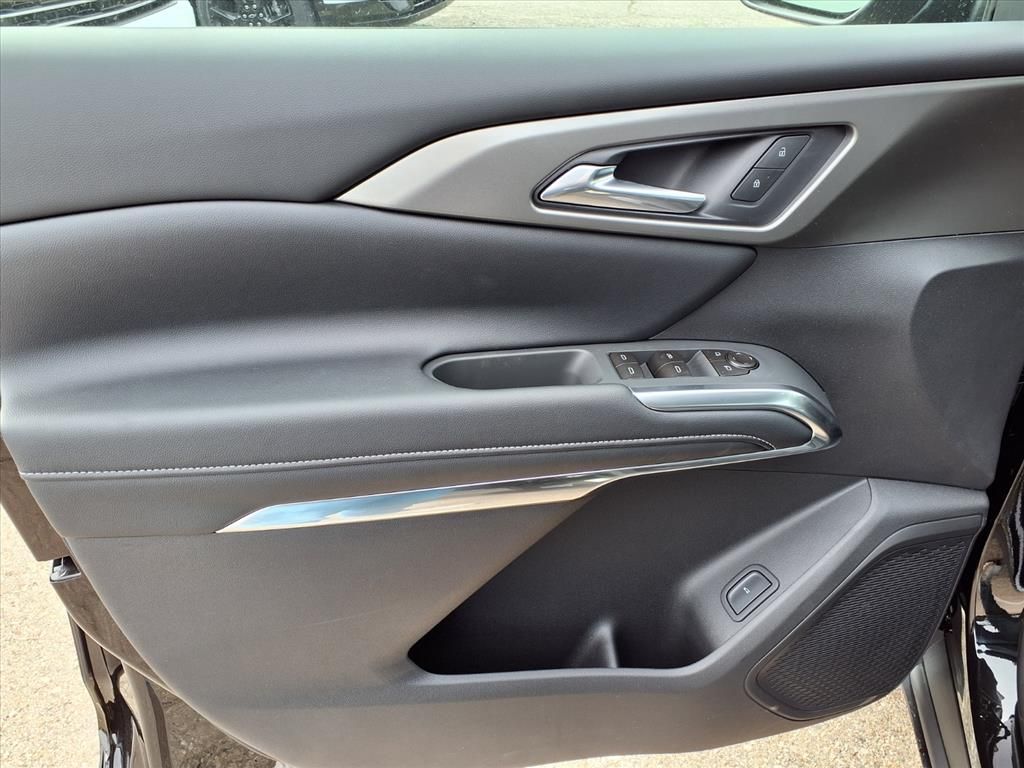 Thumbnail: 2026 Chevrolet Traverse - 14