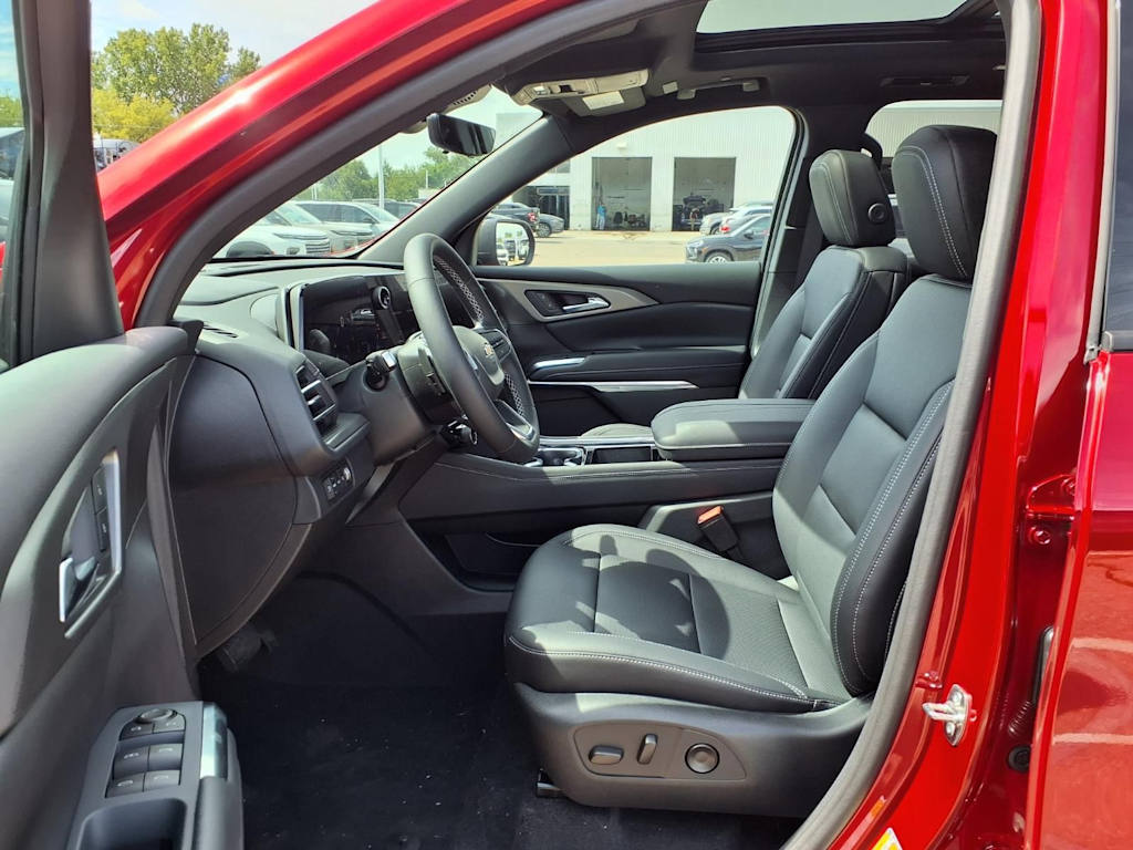 Thumbnail: 2027 Chevrolet Traverse - 8