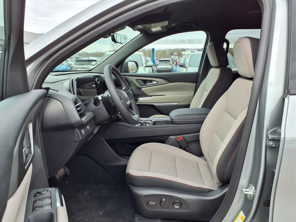 Thumbnail: 2026 Chevrolet Traverse - 8