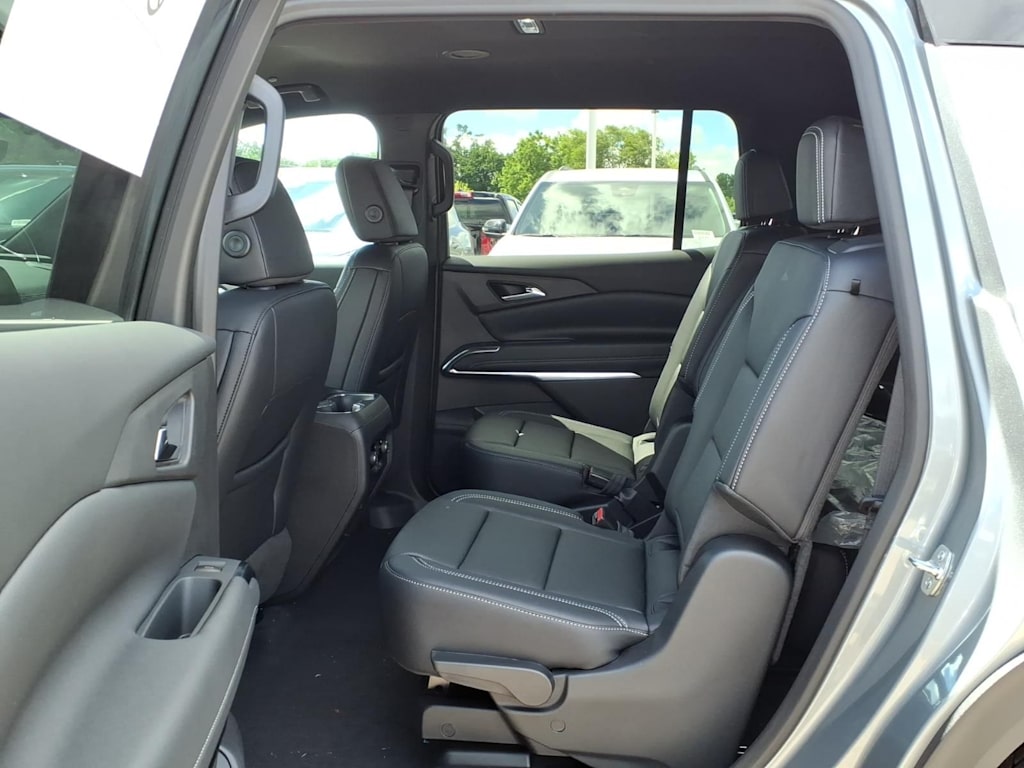 Thumbnail: 2026 Chevrolet Traverse - 10