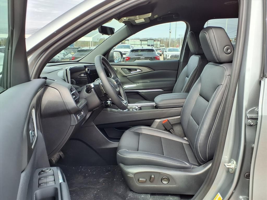 Thumbnail: 2026 Chevrolet Traverse - 9
