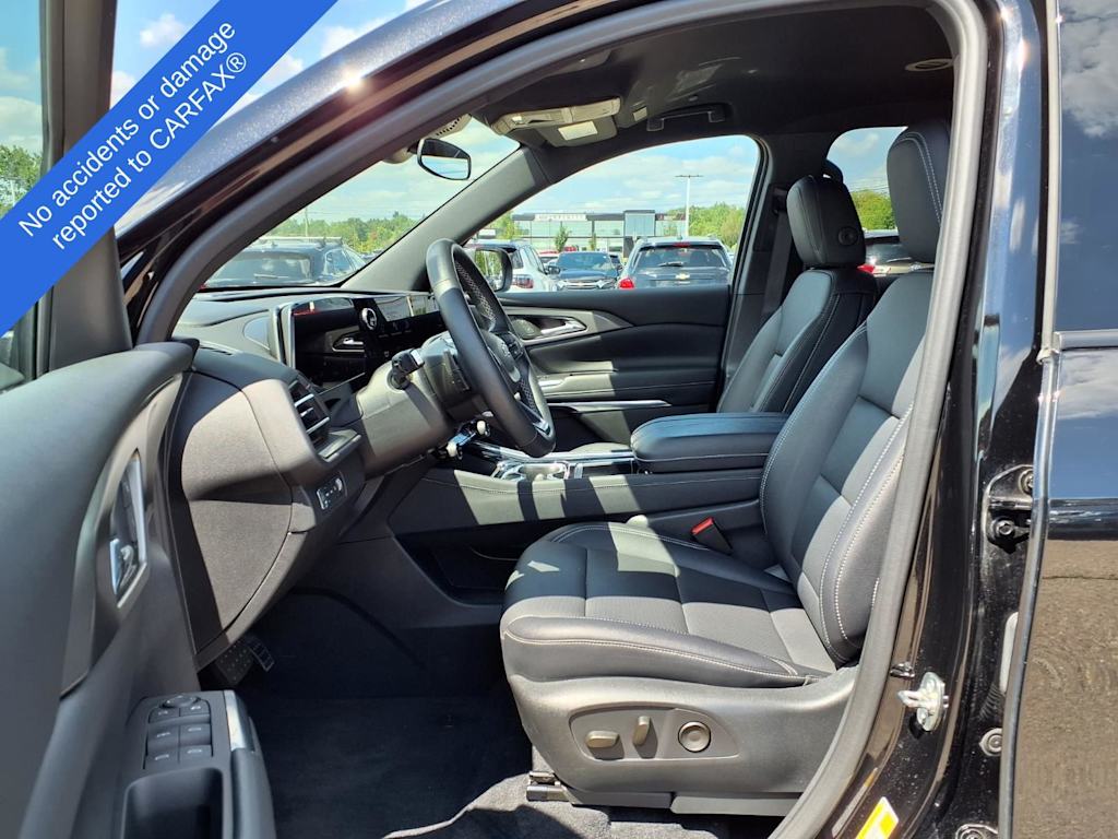 Thumbnail: 2024 Chevrolet Traverse - 10