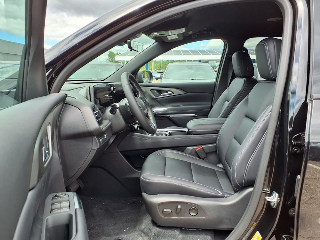 Thumbnail: 2026 Chevrolet Traverse - 8