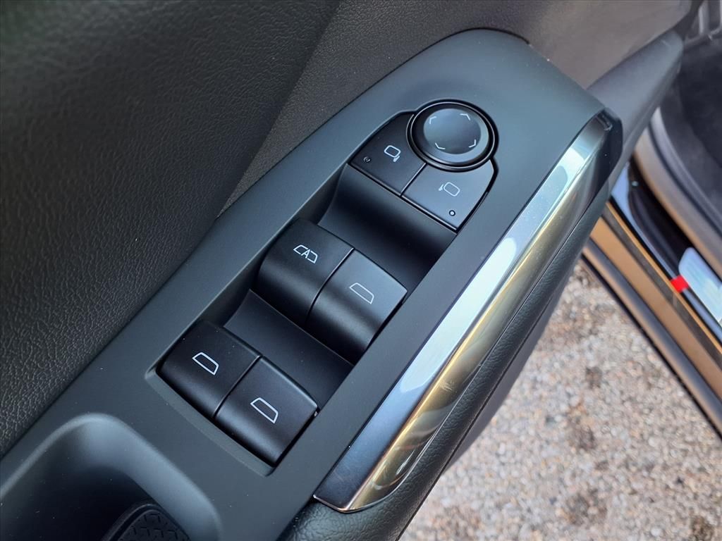 Thumbnail: 2026 Chevrolet Traverse - 16