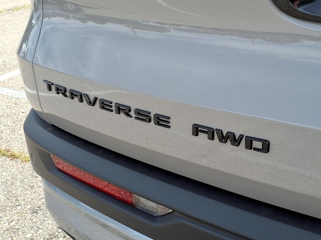 Thumbnail: 2027 Chevrolet Traverse - 6