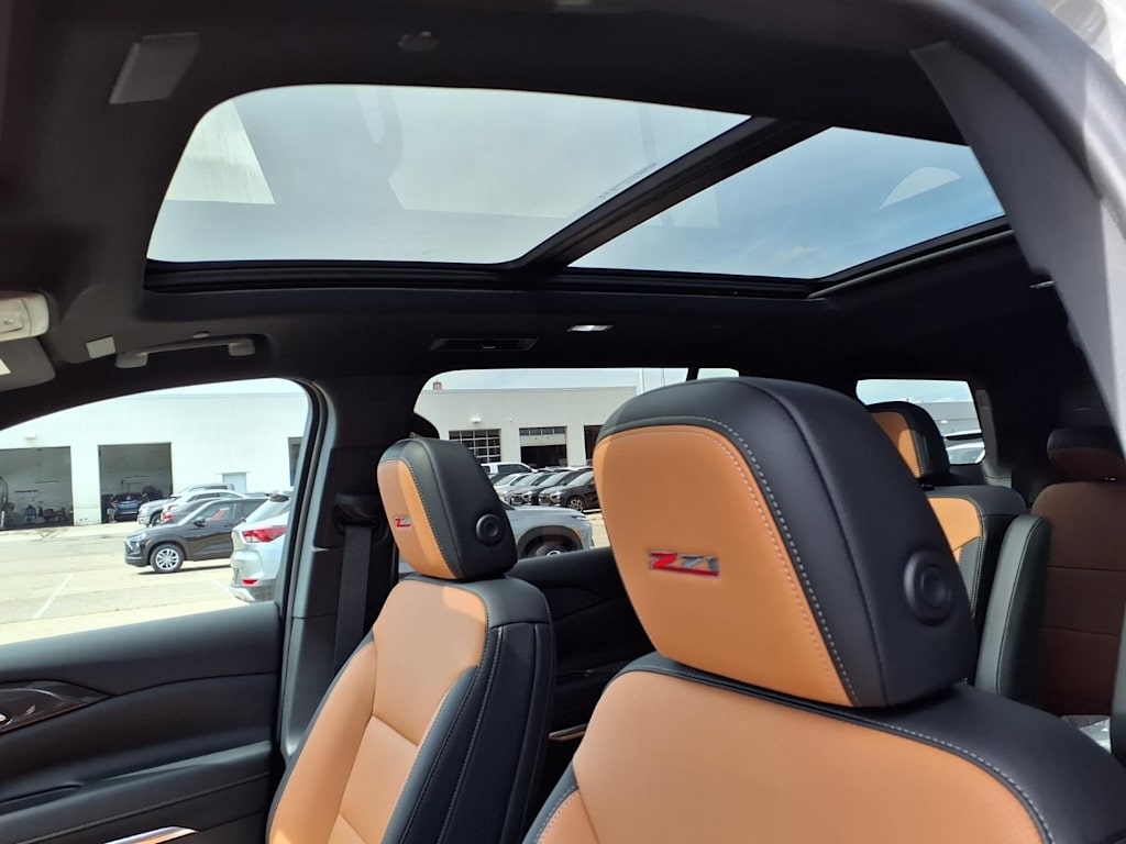 Thumbnail: 2027 Chevrolet Traverse - 19