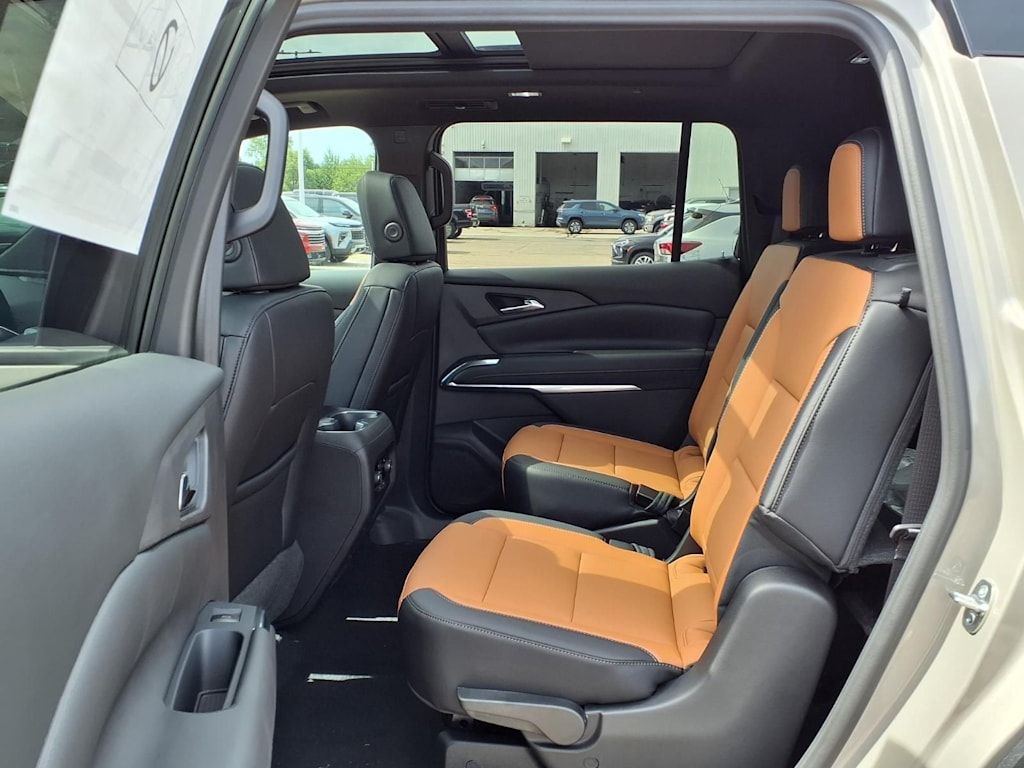 Thumbnail: 2027 Chevrolet Traverse - 10