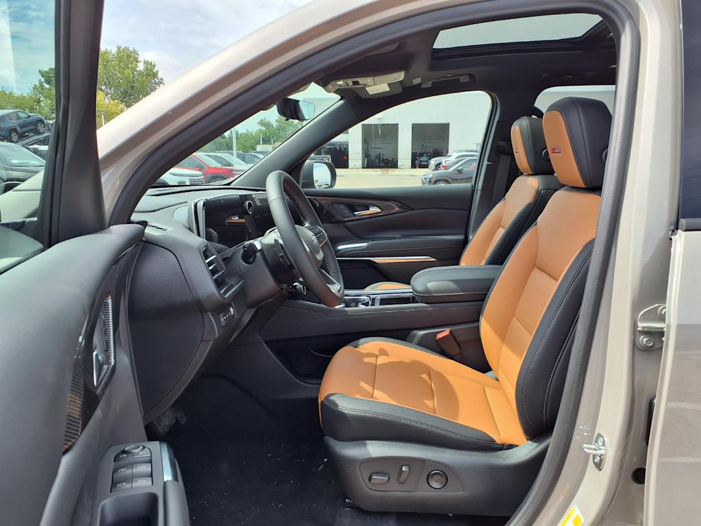 Thumbnail: 2027 Chevrolet Traverse - 9