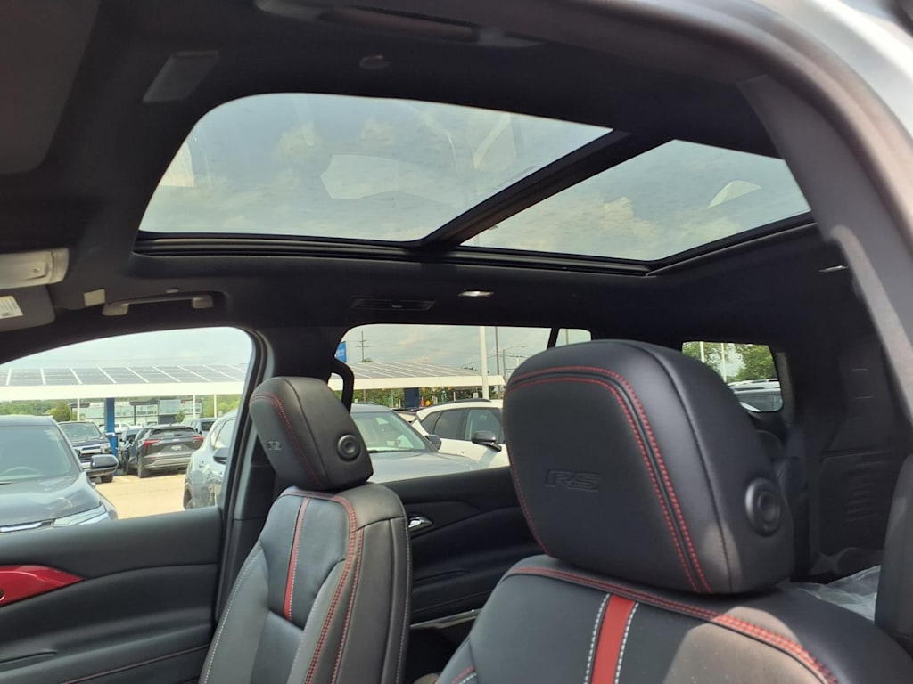 Thumbnail: 2026 Chevrolet Traverse - 18