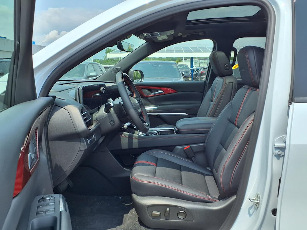 Thumbnail: 2026 Chevrolet Traverse - 9