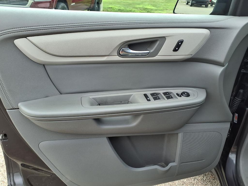 Thumbnail: 2016 Chevrolet Traverse - 21