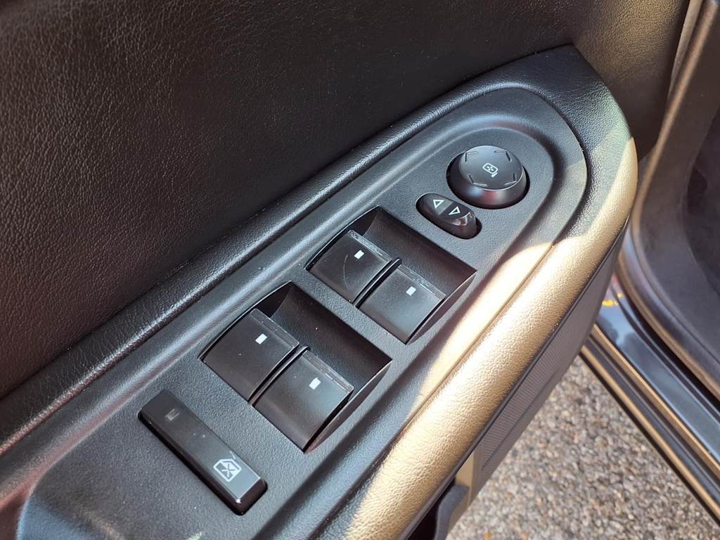 Thumbnail: 2014 Chevrolet Traverse - 18