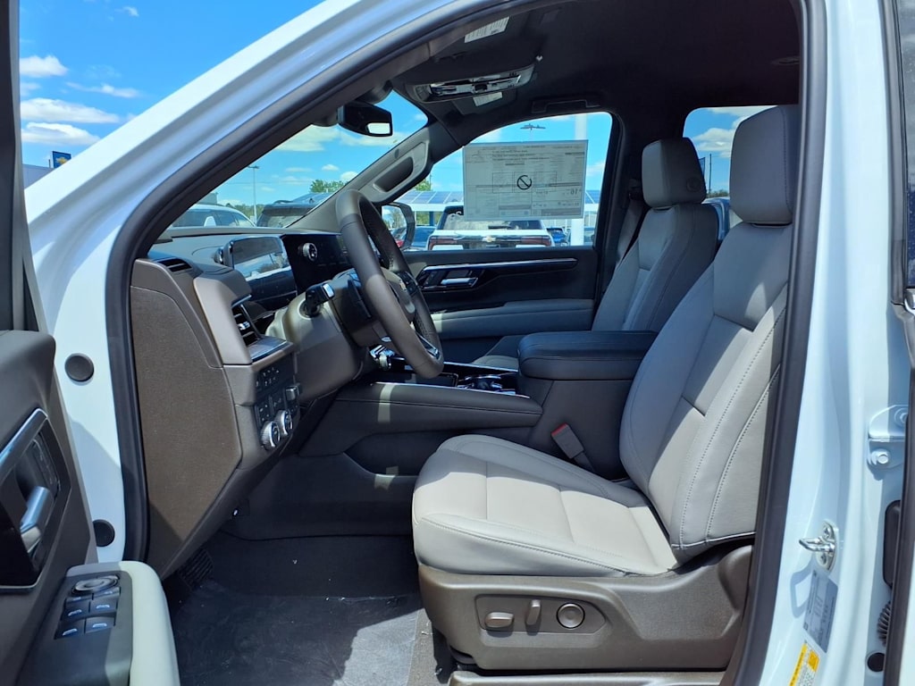 Thumbnail: 2026 Chevrolet Suburban - 9
