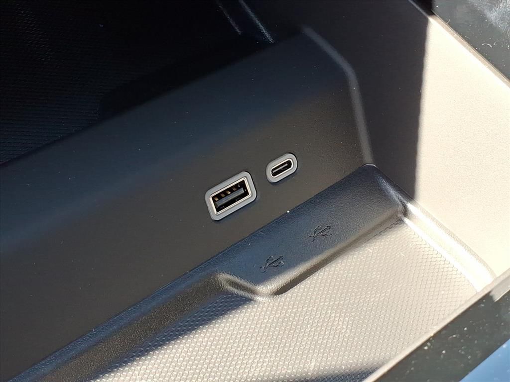 Thumbnail: 2026 Chevrolet Suburban - 20