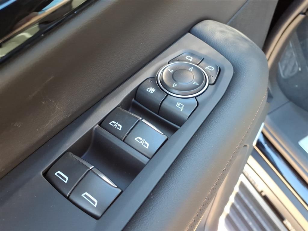 Thumbnail: 2026 Chevrolet Suburban - 15