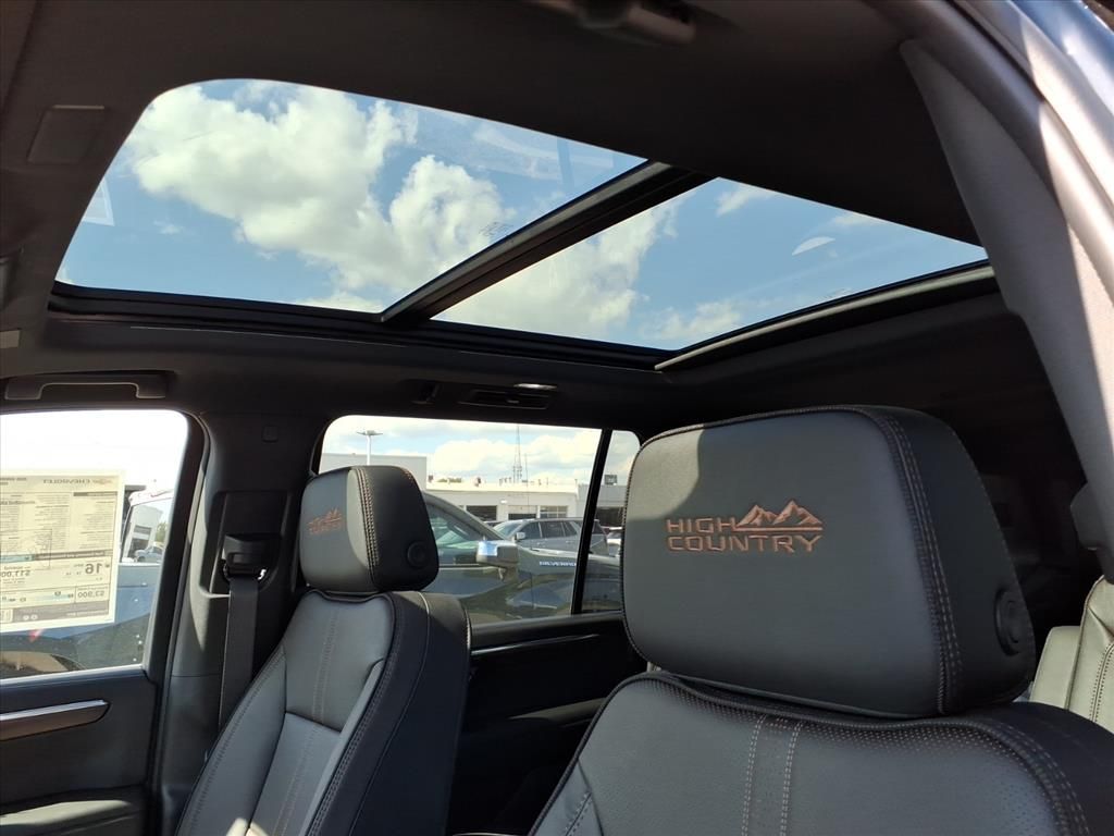 Thumbnail: 2026 Chevrolet Suburban - 16