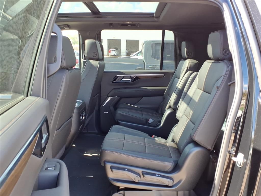 Thumbnail: 2026 Chevrolet Suburban - 9